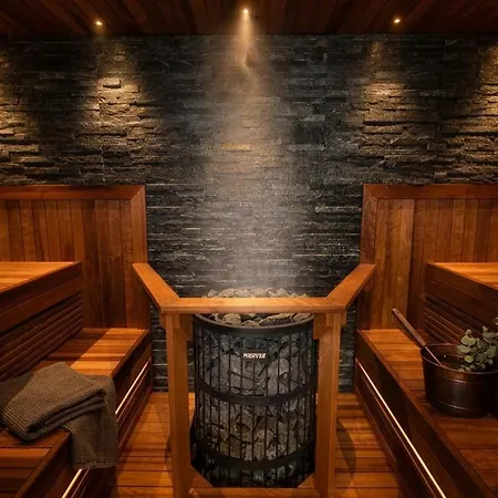 Luxurious With Sauna And Terrace